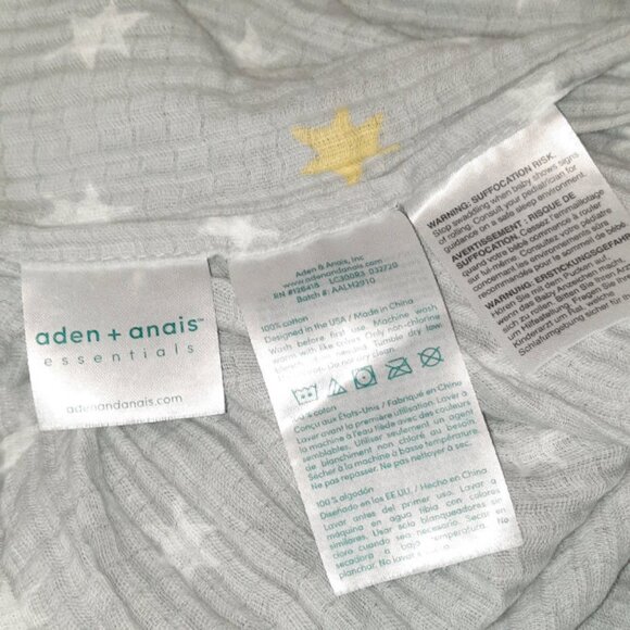 Aden + Anais Stars Gray Muslin Swaddle Wrap Baby Blanket 44" X 43" - Picture 5 of 5